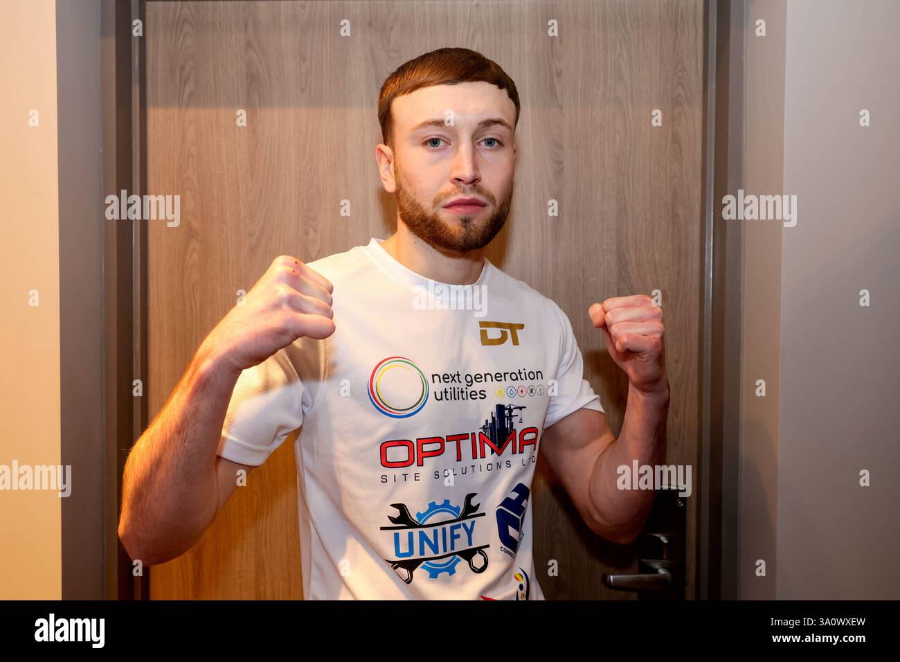 Maldron Hotel Brighton City Centre, 31 Cannon PL, Brighton and Hove, Brighton. Dieses Bild zeigt Dan Towards beim Medientag der Dan Towards gegen Muzamiru Kakande als Teil der Undercard für das Boxspiel Harlem Eubank gegen Tyrone McKenna am Freitag, den 7. März im Brighton Centre. Beide Boxer schauten entspannt an einem informellen Medientag vor dem Kampf, der von verschiedenen Boxmedien und Fernsehmedien interviewt wurde. David Smith/Alamy Stockfoto