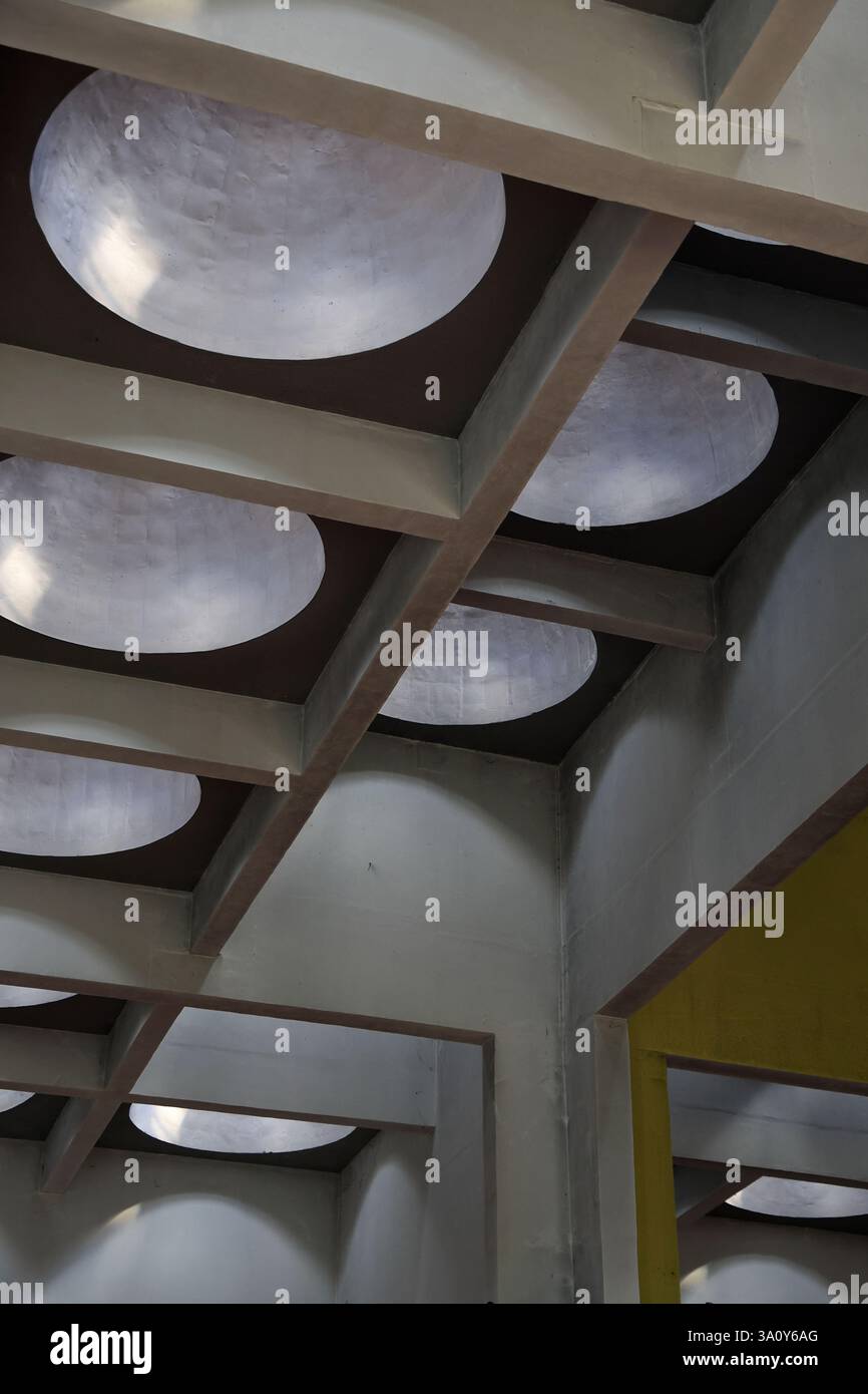 Die Innenansicht der Kuppel der Metropolitan Cathedral of the Immaculate Conception of Mary aka die neue Kathedrale von Managua.Managua.Nicaragua Stockfoto