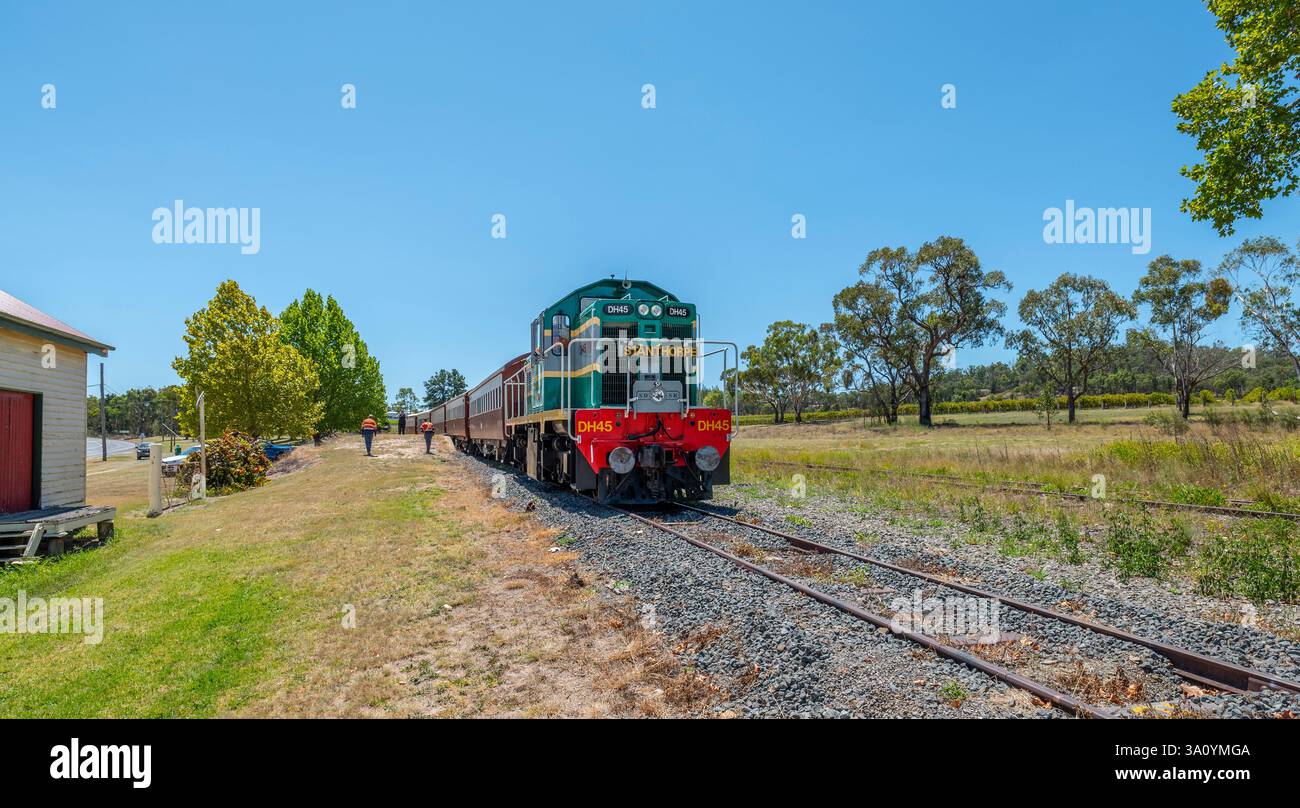 Downs Explorer bietet eine Reihe einzigartiger, traditioneller Dampf- und Dieselbahnen, ursprünglich Southern Downs Steam Railway. Hier bei Stanthorpe in QLD Stockfoto