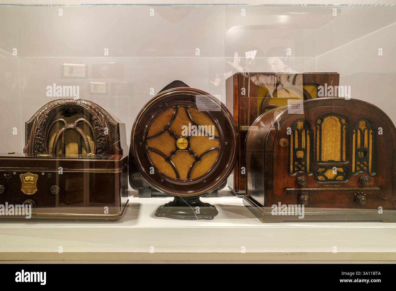 Spielen Sie das Radio, Ausstellung im Cristina Garcia Rodero Museum, organisiert von der EINST Gruppe, Stadt Puertollano, Ciudad Real, Spanien, Europa Stockfoto