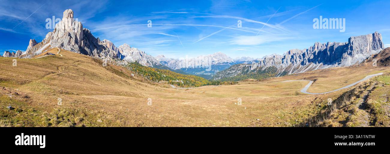 Panoramic view of Lastoi de Formin and Ponta dei Lastoi mountain from Passo Giau. Dolomites, San Vito di Cadore, Belluno province, Veneto, Italy. Stockfoto