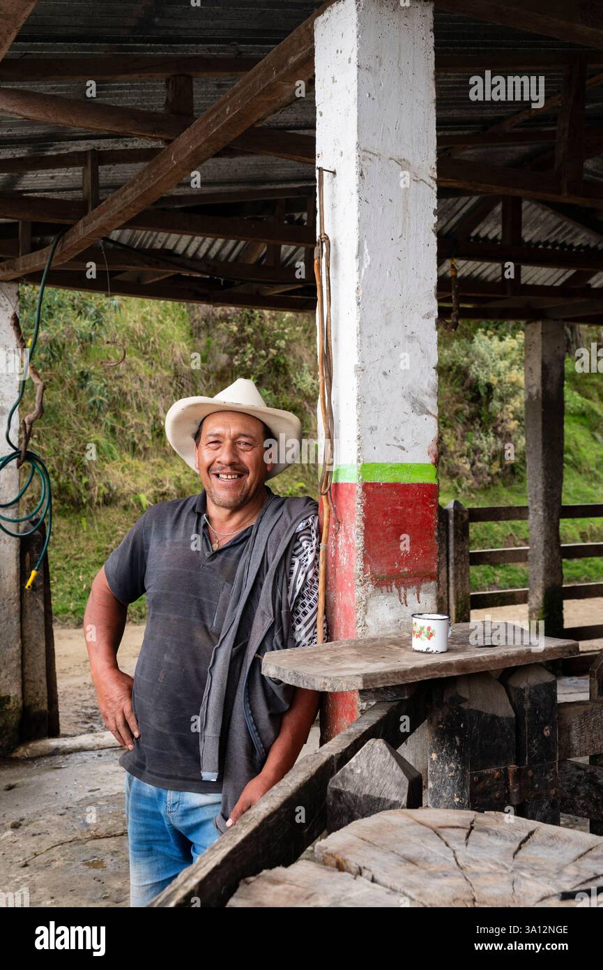 Kolumbien, Quindio District, Coffee Area, Salento, Cocora Valley, los Nevados Nationalpark, Landwirt Stockfoto