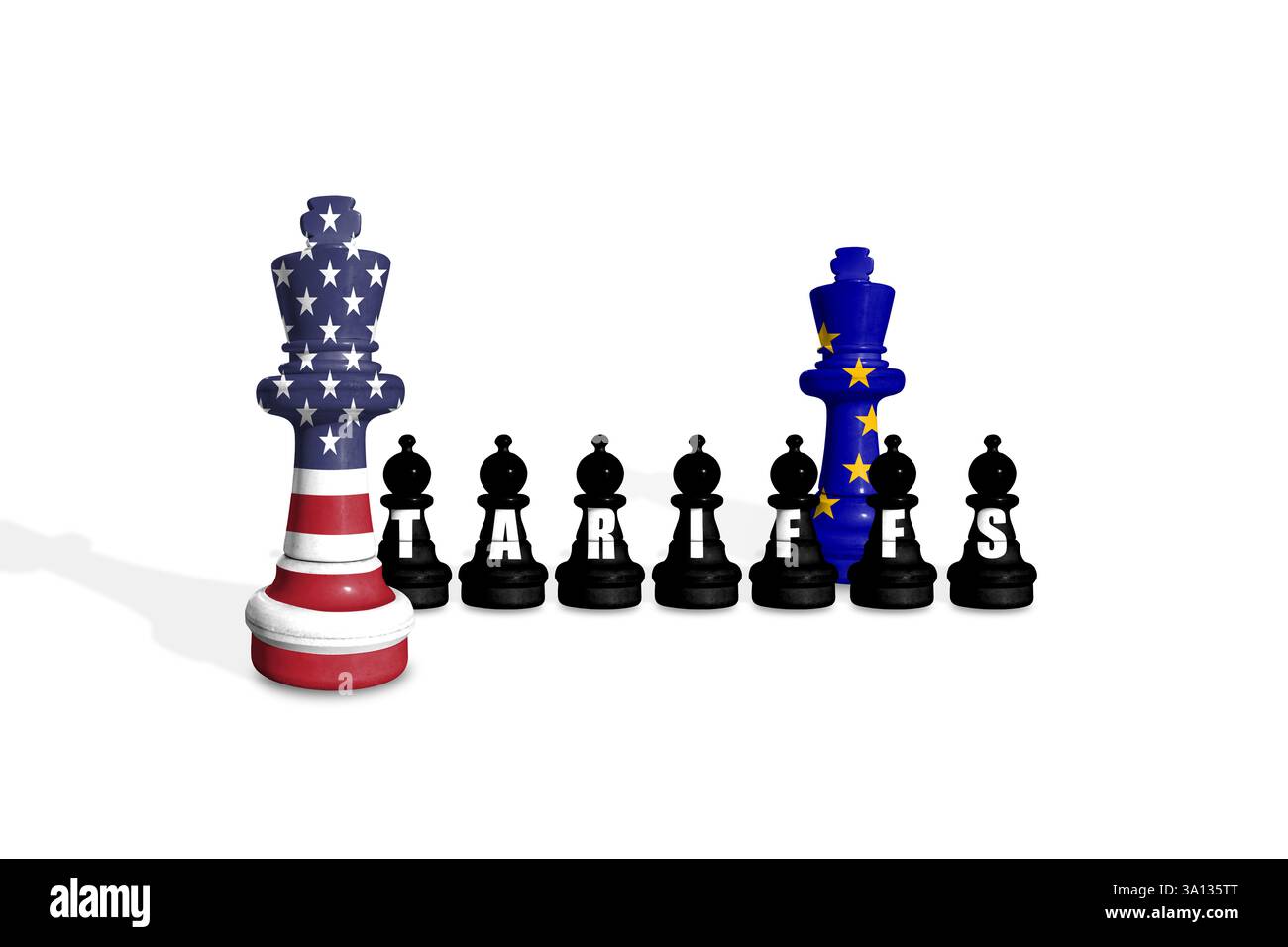 Schach aus US- und EU-Flaggen auf weißem Hintergrund mit WORTTARIFEN Stockfoto