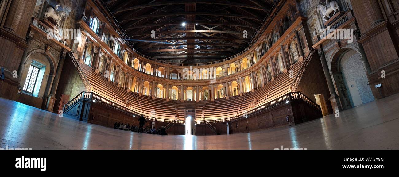 Parma, Emilia Romagna, Italien - 03.06.2025: Das Farnese-Theater im monumentalen Komplex der Pilotta in Parma Stockfoto