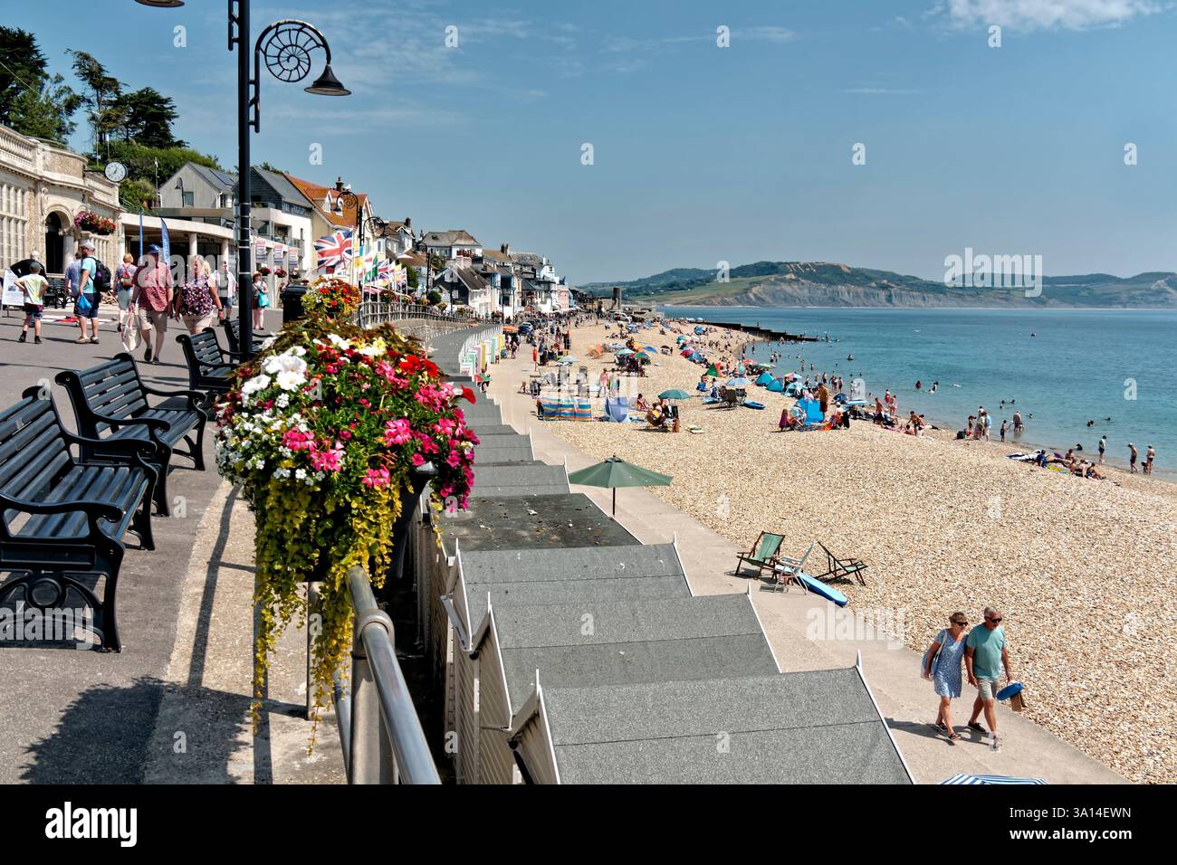 Lyme Regis, Dorset, England, Großbritannien - Juli 31 2024: Lyme Regis an einem heißen Sommertag im Juli 2024 Stockfoto