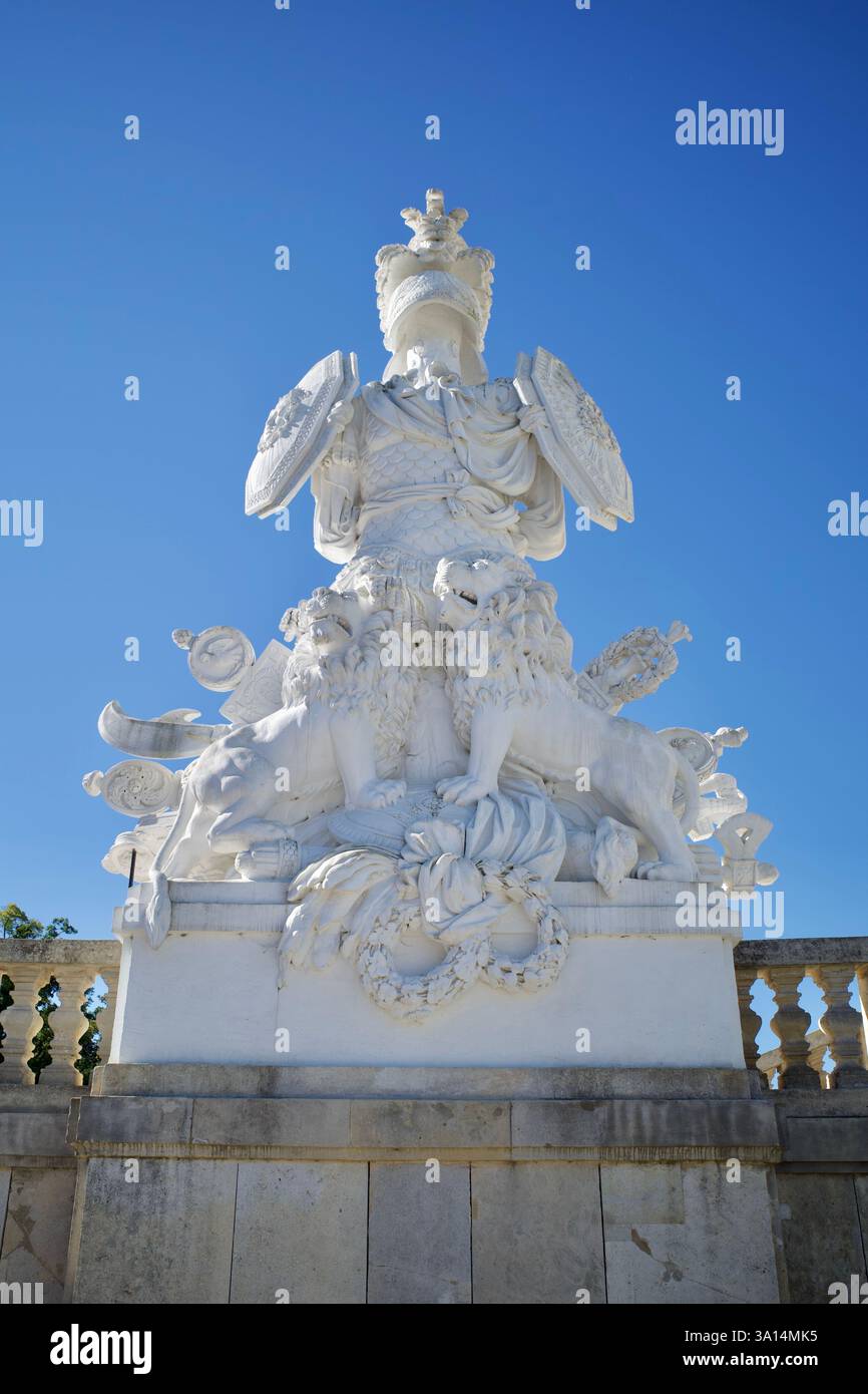 Wien, Österreich. September 2021. Statue im Garten der Gloriette Schönbrunn im Schloss Schönbrunn. Stockfoto
