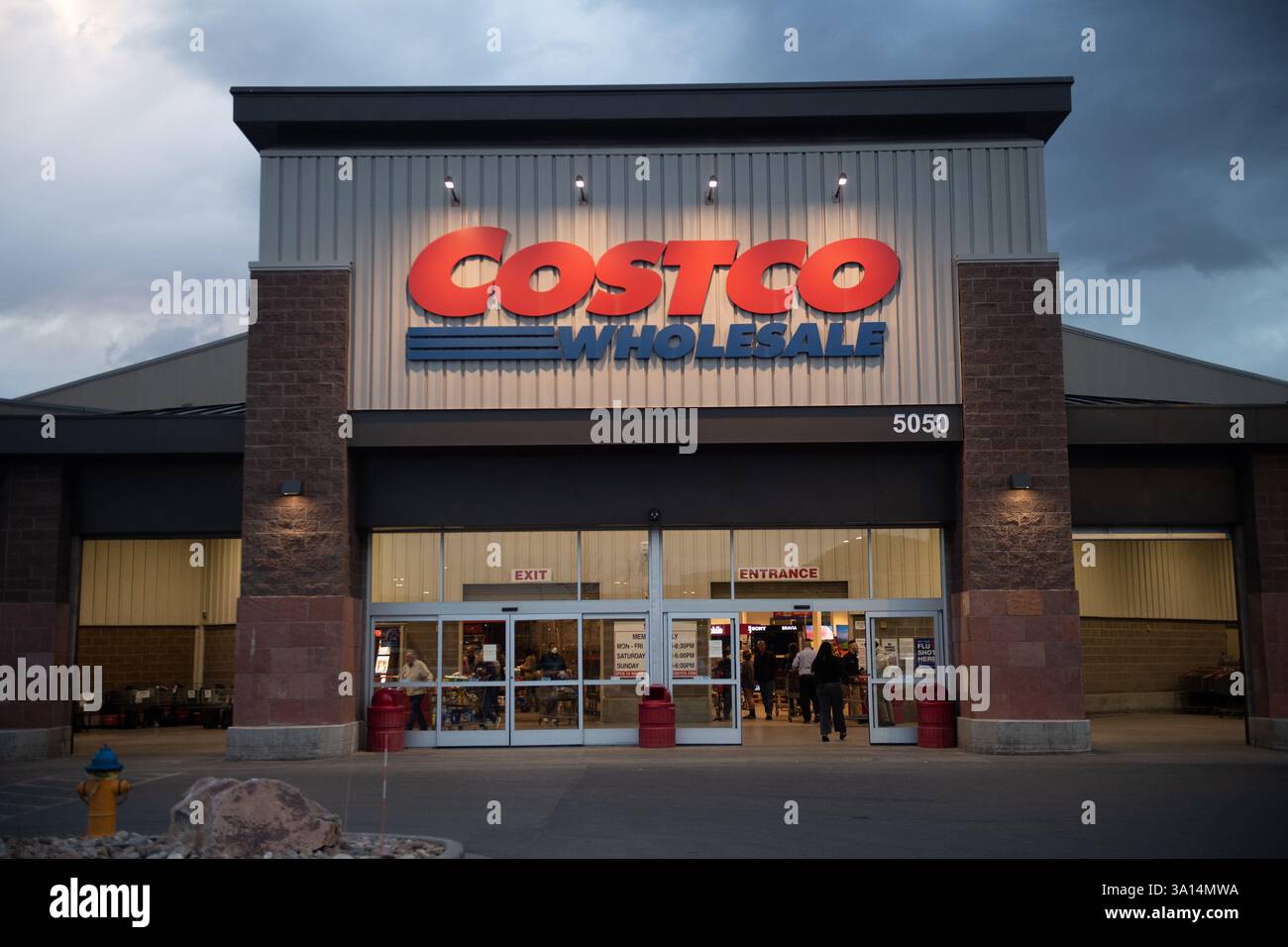 Costco Warehouse im University Village Shopping Center, Colorado Springs, Colorado Stockfoto