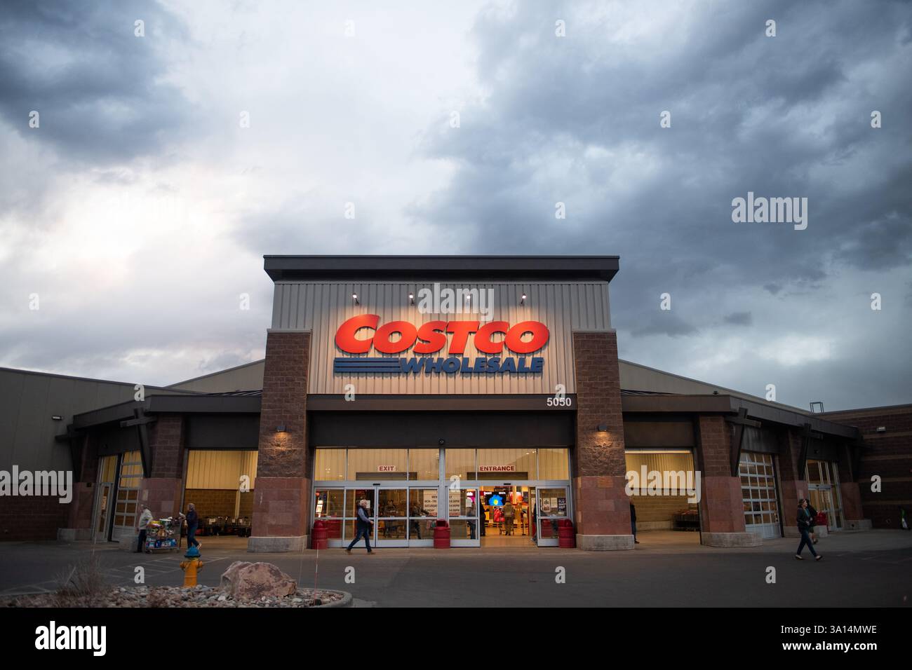 Costco Warehouse im University Village Shopping Center, Colorado Springs, Colorado Stockfoto