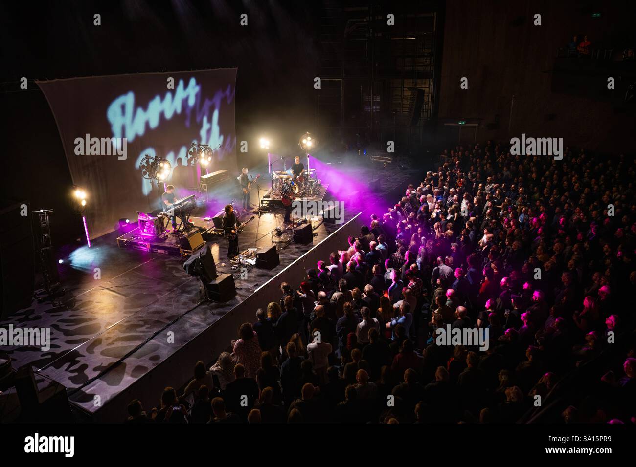 Manchester, Großbritannien. Am 6. März 2025 treten Jez Williams und Andy Williams von der Band Doves in Factory International, Aviva Studios Manchester auf der ersten von 2 ausverkauften Nights UK-Tour auf. 25 . 01 2025 . Quelle: Gary Mather/Alamy Live News Stockfoto