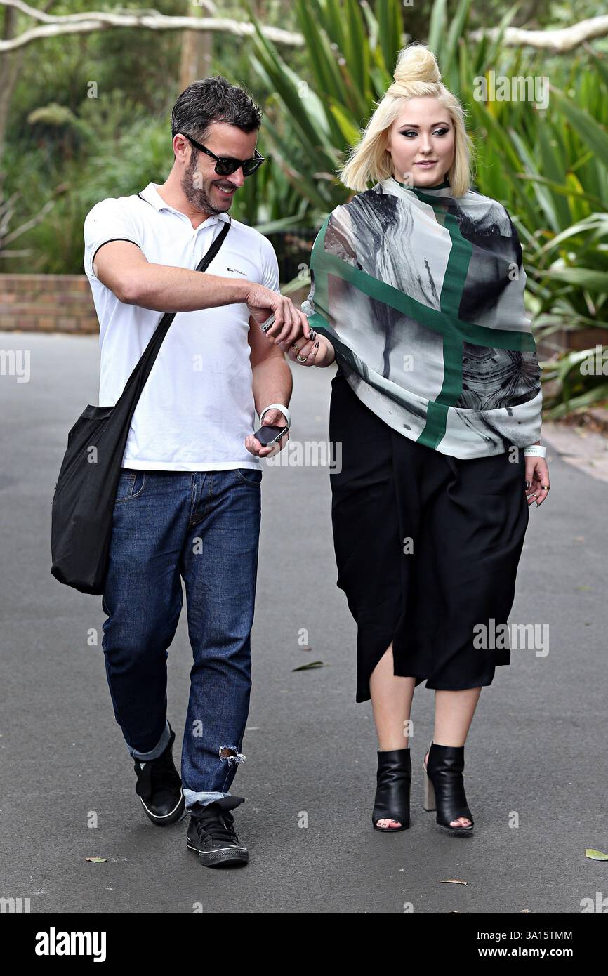 Sydney, Australien. März 2014. SYDNEY, AUSTRALIEN - 24. MÄRZ: Hayley Hasselhoff machte am Montag eine Pause von ernsthaftem Geschäft, um am 24. März 2014 im Taronga Park Zoo in Melbourne, Australien, Spaß zu haben Leute: Hayley Hasselhoff Credit: Storms Media Group/Alamy Live News Stockfoto