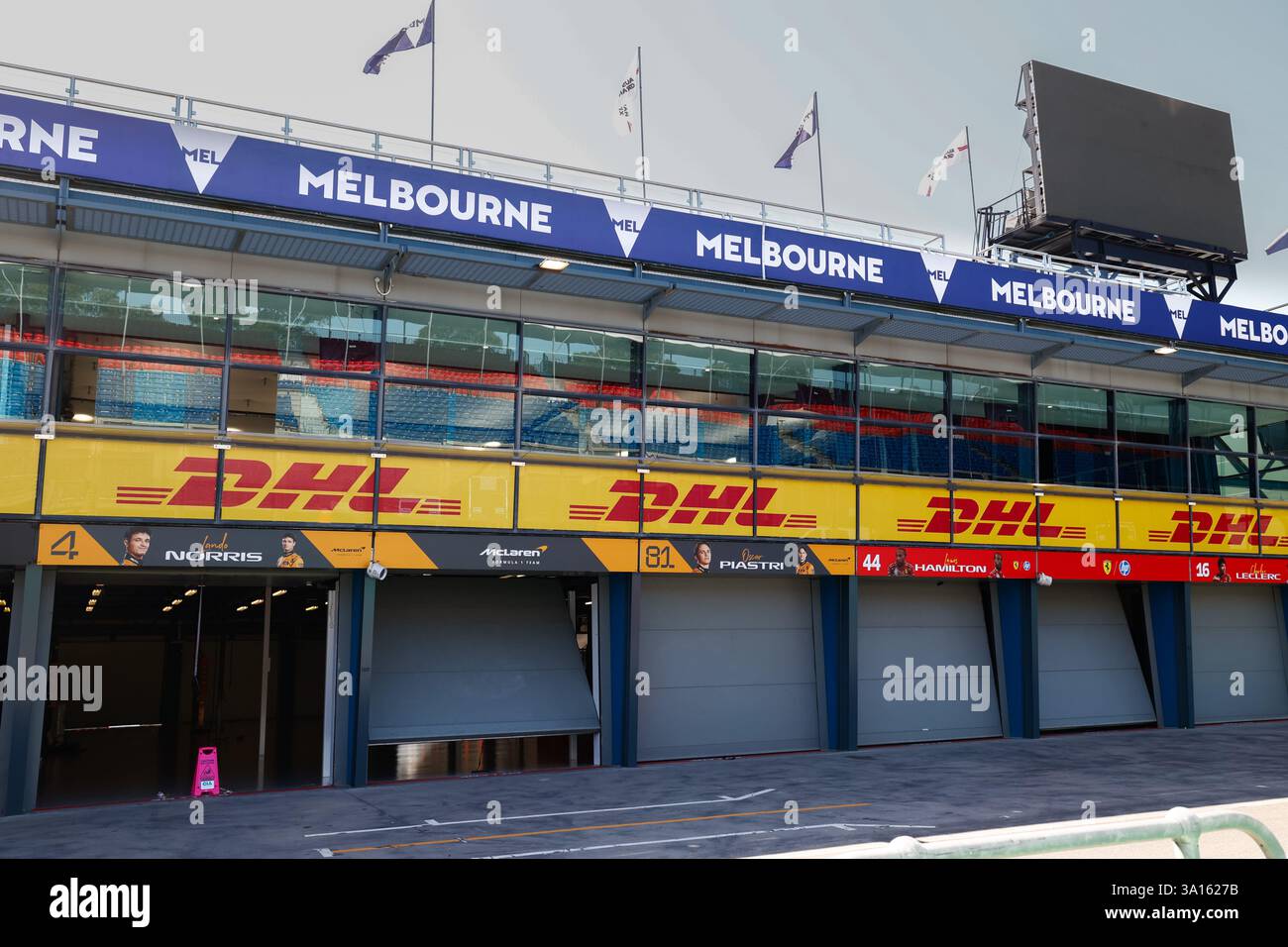 Melbourne, Australien. März 2025. Auf dem Albert Park Grand Prix Circuit für den Formel 1 Grand Prix von Australien 2025, der vom 13. Bis 16. März stattfindet, werden die Rennstrecken vorbereitet. Quelle: SOPA Images Limited/Alamy Live News Stockfoto