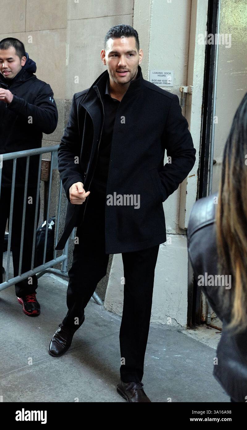 UFC-Mittelgewichtsmeister Chris Weidman trat am 4. Dezember 2015 bei HuffPost Live in New York auf Stockfoto