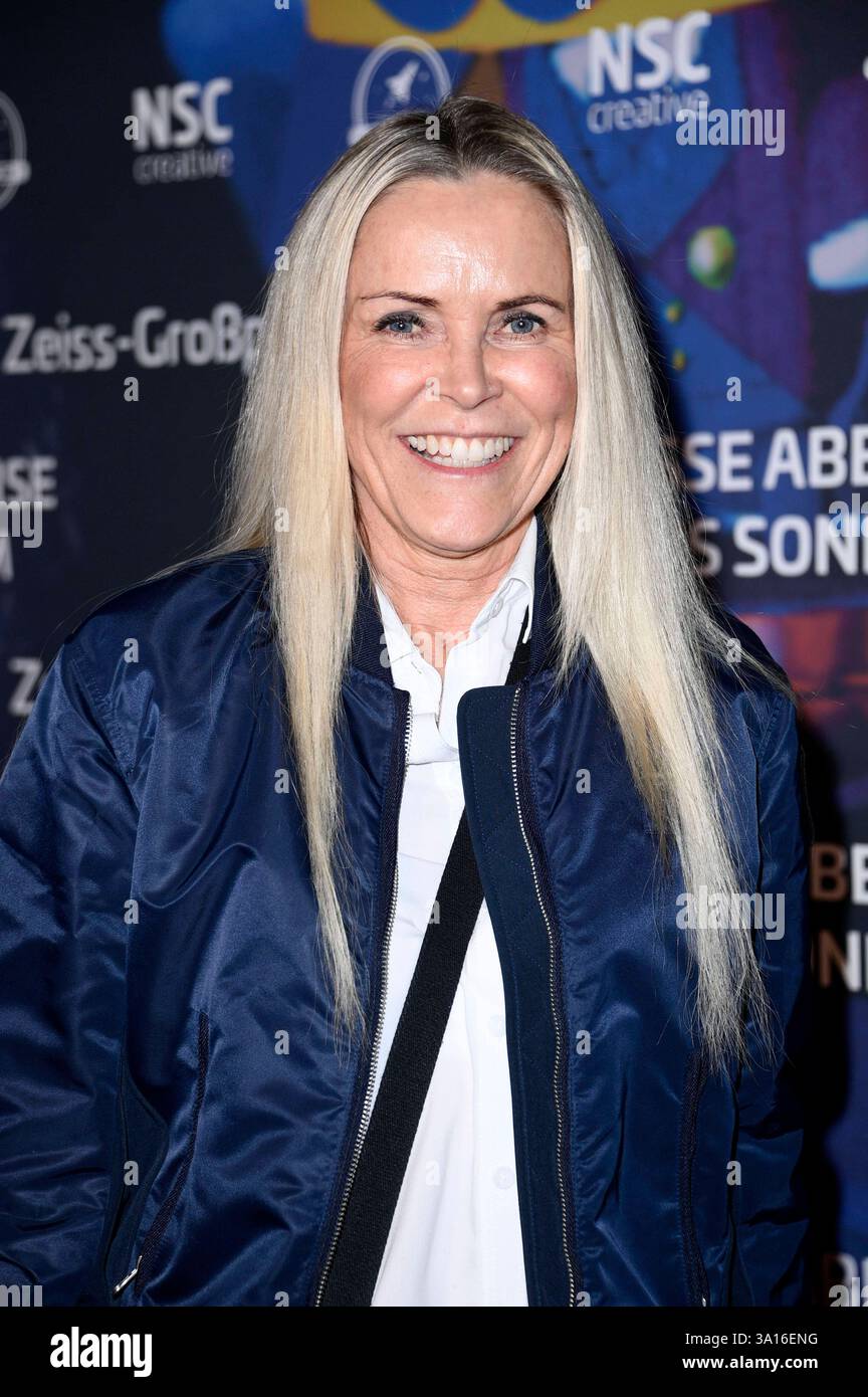 Patricia Schulz bei der Premiere des 360Â-Events die große Abenteuerreise durchs Sonnensystem im Zeiss-Großplanetarium. Berlin, 06.03.2025 *** Patricia Schulz bei der Premiere der Veranstaltung 360 die große Abenteuerreise durch das Sonnensystem im Zeiss Großplanetarium Berlin, 06 03 2025 Foto:Xn.xKubelkax/xFuturexImagex sonnensystem_5318 Stockfoto