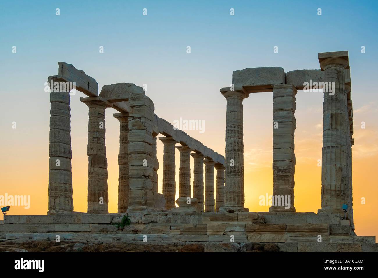 Griechenland, Attika, Kap Sounion, die Ruinen des Tempels von Poseidon, erbaut in der Mitte des 5. Jahrhunderts v. Chr. Stockfoto