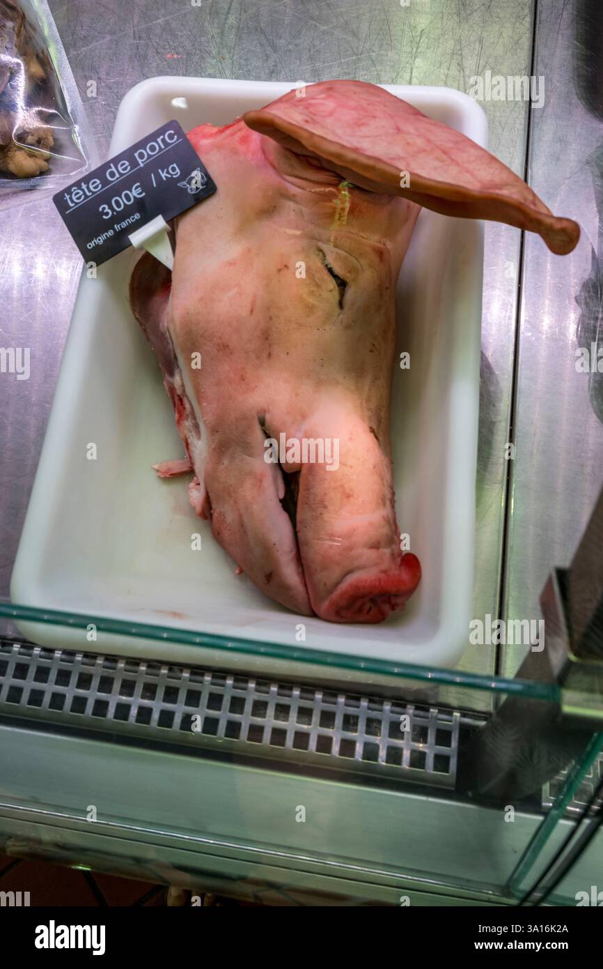 Frankreich, Charente Maritime, La Rochelle, der alte überdachte Markt aus dem 19. Jahrhundert, Schweinekopf Stockfoto