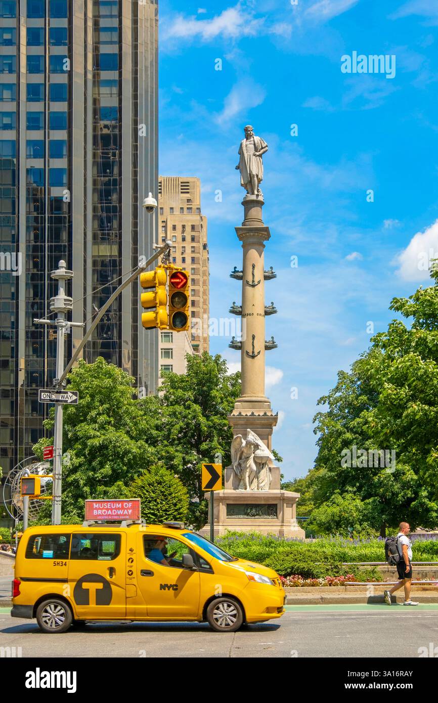 Usa, New York State, New York City, Manhattan, Midtown, Columbus Circle, Statue von Christoph Kolumbus Stockfoto