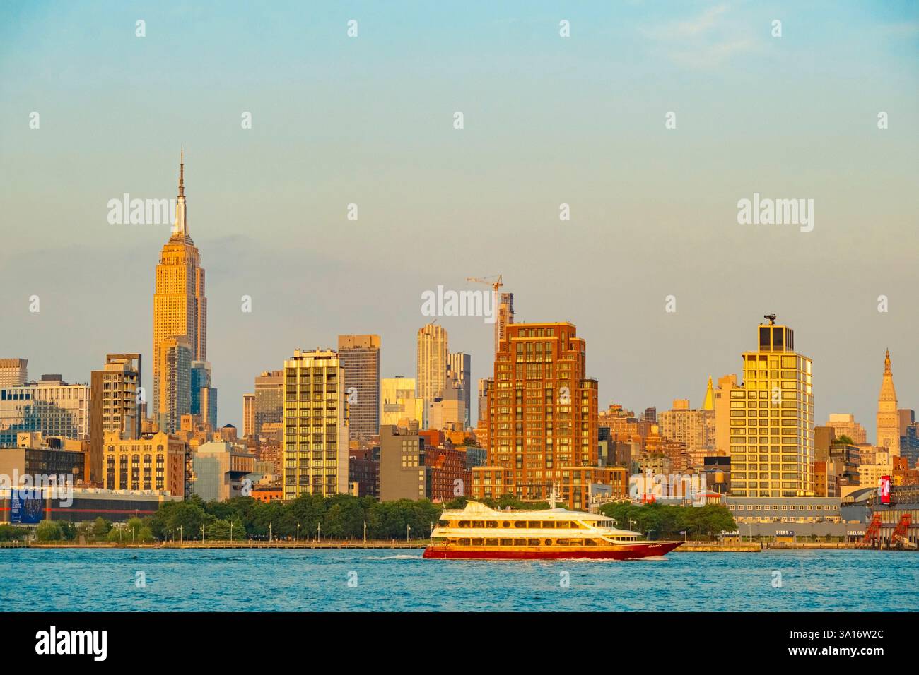 USA, New York State, New York City, Midtown Manhattan und Empire State Building Stockfoto