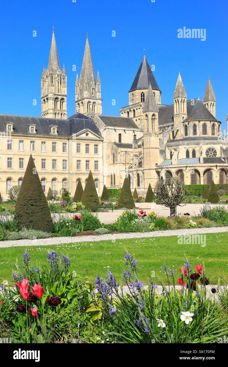 Frankreich, Calvados, Caen, abbaye aux Hommes (oder Abtei Saint-Etienne), gegründet im 11. Jahrhundert von Wilhelm dem Eroberer, beherbergt heute das Rathaus, die Kirche Saint-Etienne Stockfoto