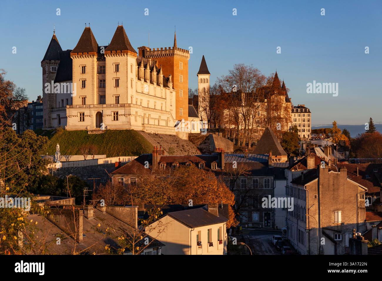Frankreich, Pyrenäen Atlantiques, Pau, Hauptstadt von Bearn, das Chateau de Pau, das ein Museum beherbergt, das Henri IV., König von Frankreich, und Navarra, geboren 1553 in der Burg, gewidmet ist Stockfoto