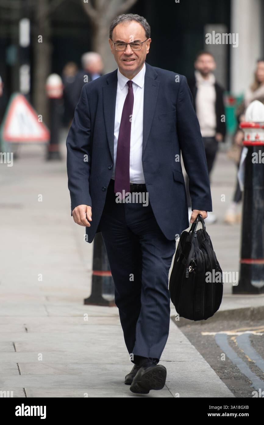 London, Großbritannien. März 2025. Im Bild: Der Gouverneur der Bank of England Andrew Bailey (der während der Zeit von Jes Staley in Barclays Chef der FCA war) kommt im Rahmen des Jes Staley Appeal Falls im Rolls Building an. Quelle: Justin Ng/Alamy Live News Stockfoto
