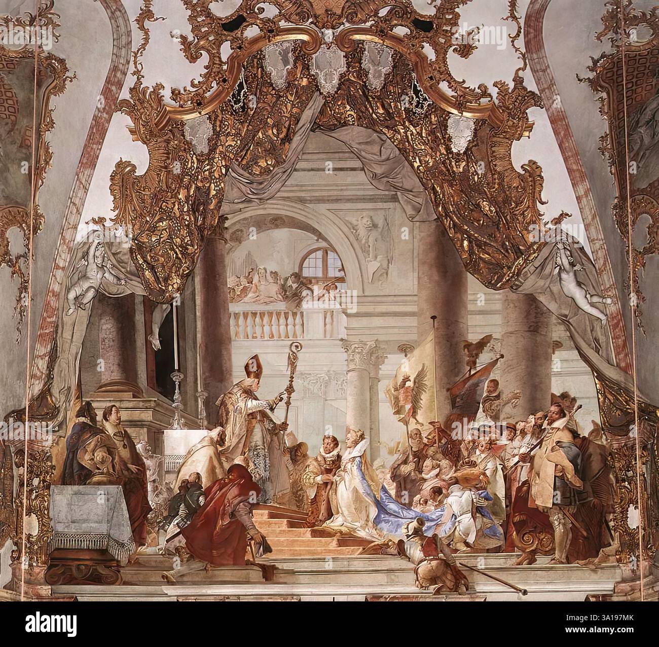 TIEPOLO, Giovanni Battista (* 1696, Venezia, d. 1770, Madrid) die Heirat des Kaisers Friedrich Barbarossa mit Beatrice von Burgund 1751 Fresko, 400 x 500 cm Reichssaal der Residenz, Würzburg der Kaiser Friedrich Barbarossa und seine Frau Beatrice knien vor Gebhard, Bischof von Würzburg. Rechts auf dem Bild sind der königliche Haushalt und die Würdenträger des Reiches versammelt, während der Vater der Braut, Graf Raynald von Burgund, auf der Treppe links vom Altar kniet, begleitet von zwei Pagen. Der Hofnarr, von hinten gesehen, nimmt eine prominente Position in t ein Stockfoto