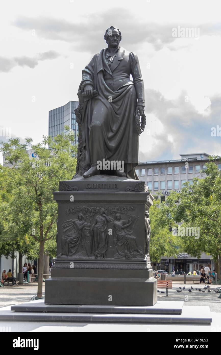 Goethe-Denkmal auf dem Marktplatz in der Frankfurter Innenstadt Stockfoto