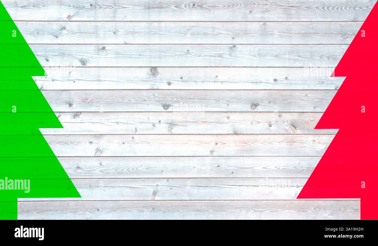 Rote und grüne Tanne vor hellen Holzbrettern Stockfoto