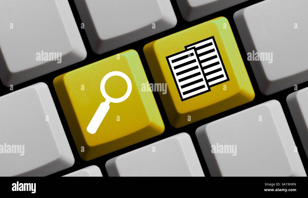 Gelbe Computertastatur mit Lupe zeigt die Suche nach Dokumenten und Formularen an Stockfoto