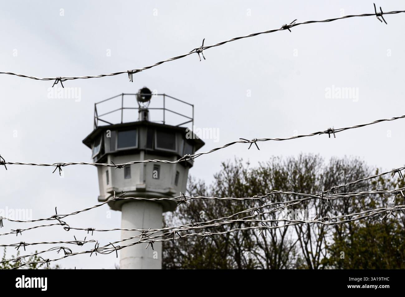 Stacheldraht und Wachtürme - Relikte der innerdeutschen Grenze Stockfoto