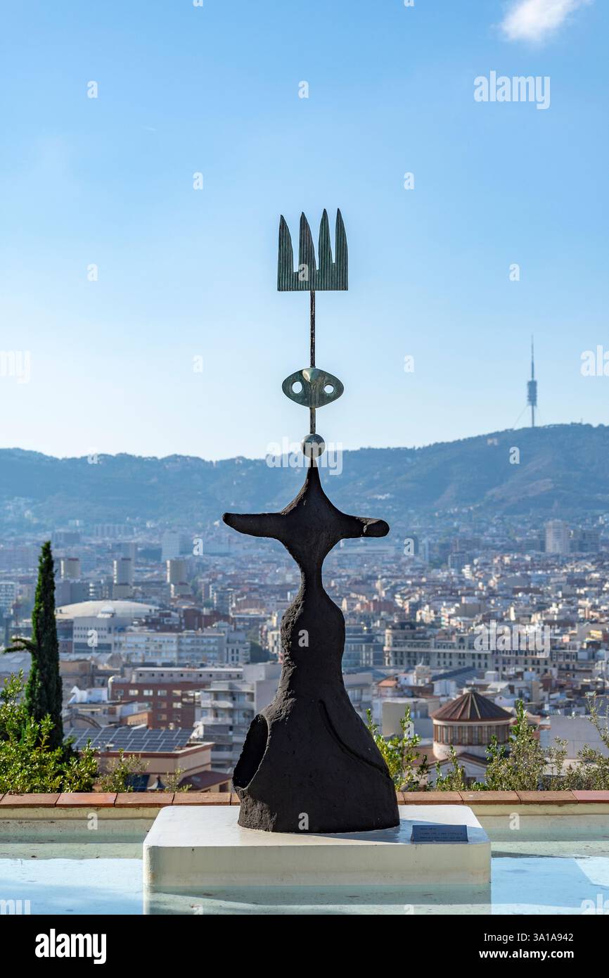 Sonne, Mond und ein Stern Bronzeskulptur im Freien im Joan Miró Foundation Museum, Barcelona, Spanien Stockfoto