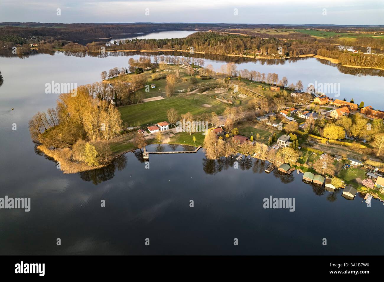 Die Halbinsel Amtswerder aus der Luft gesehen, Feldberger Seenlandschaft, Mecklenburg-Vorpommern Stockfoto