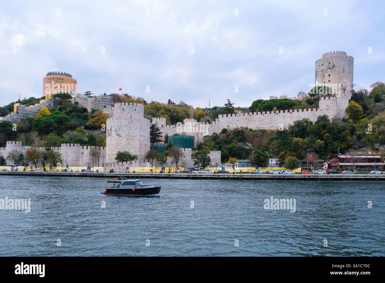 Istanbul, Türkei, Turkiye. Rumeli Festung am Bosporus, 15. Jahrhundert. Stockfoto