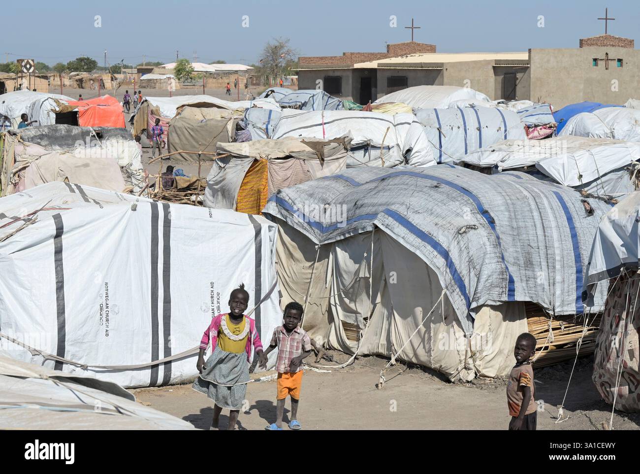 SÜDSUDAN, Oberer Nil-Staat, Stadt Renk, Flüchtlingslager Null für Flüchtlinge und Rückkehrer aus dem Sudan-Krieg, SÜDSUDAN, Oberer Nil-Staat, Flüchtlinge aus dem Sudan suchen Schutz vor dem Krieg, Flüchtlingslagerlager Zero bei Renk, die Stadt liegt in der Nähe zur Grenze zum Sudan Stockfoto