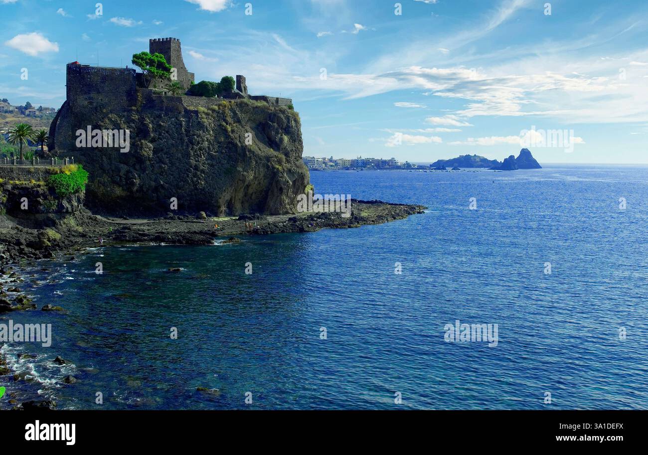 Italien, Sizilien, das Schloss Acicastello Norman in Lavastein Stockfoto