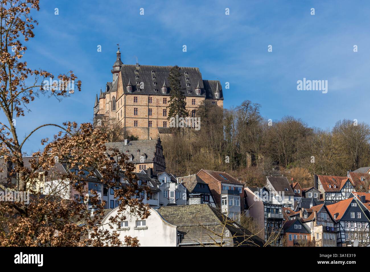 Das Marburger Schloss, auch Landgrafenburg genannt, auf dem Schlossberg oberhalb der Altstadt Marburgs, Hessen, Deutschland, Europa Stockfoto