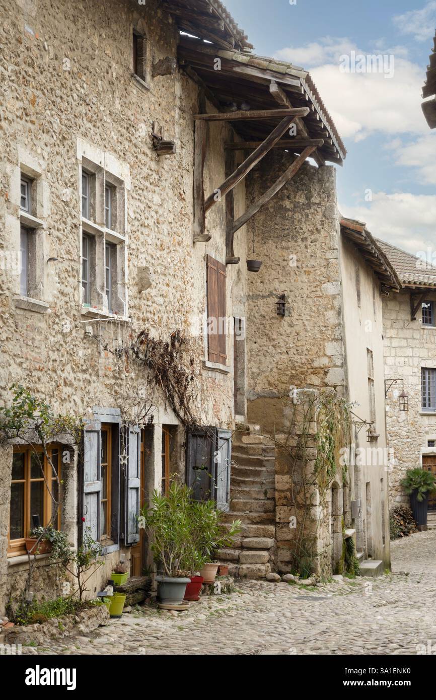 Pérouges, eines der „schönsten Dörfer Frankreichs“. Stockfoto