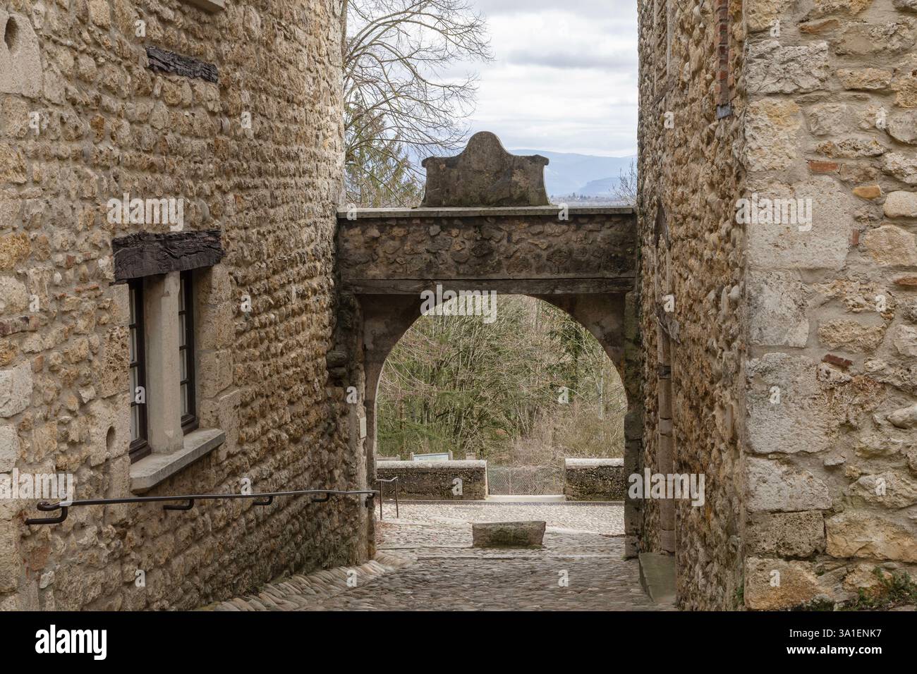 Pérouges, eines der „schönsten Dörfer Frankreichs“. Stockfoto