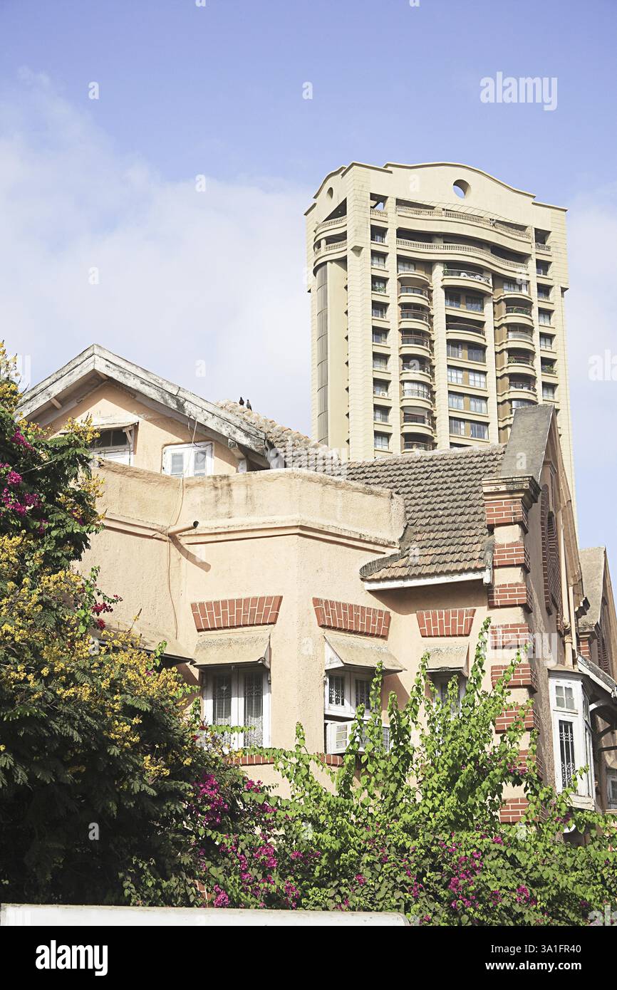 Alte und neue Gebäude, Petit Tower Street Mukesh Chowk Bomanji Petit Road, Grant Road, Bombay Mumbai, Maharashtra, Indien, Asien Stockfoto
