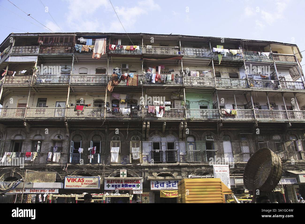 Altes Gebäude, Sardar Vallabhbhai Patel Road, Grant Road, Bombay jetzt Mumbai, Maharashtra, Indien, Asien Stockfoto