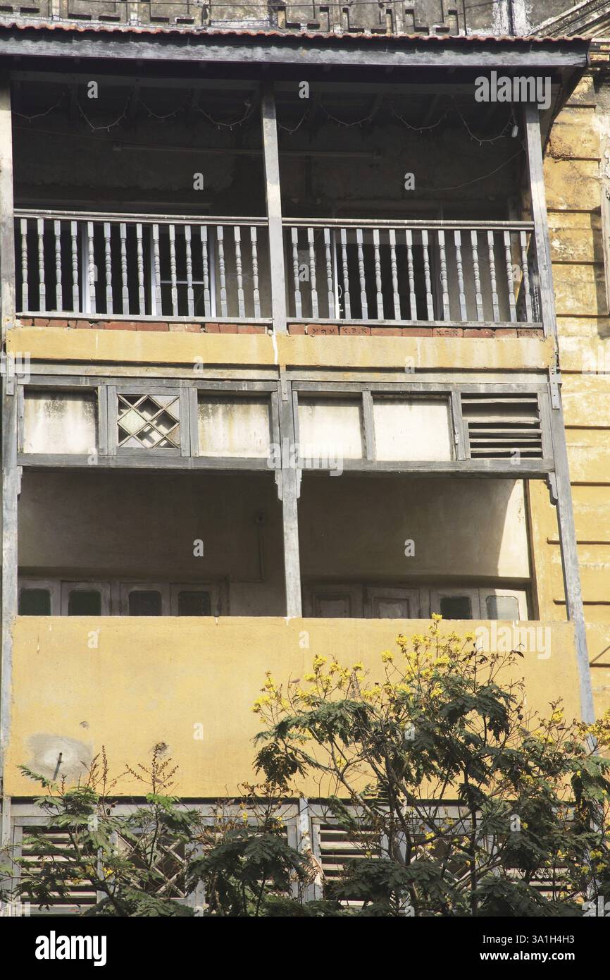 Altes Gebäude Firdaus, DR. Dadasaheb Bhadkamkar Road, Grant Road, Bombay jetzt Mumbai, Maharashtra, Indien, Asien Stockfoto