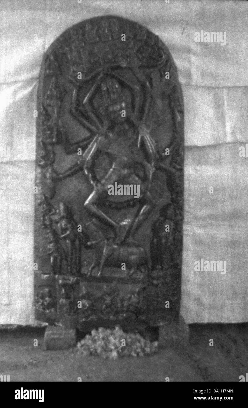 Ein Gottheitsstein in Noakhali Ost-Bengalen, 1946 Stockfoto