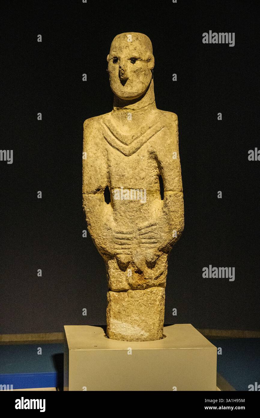 Türkei, Turkiye. Sanliurfa Museum Ausstellung. Urfa (Balıklıgöl) Statue. Älteste bekannte Statue eines Menschen in voller Größe, datiert aus dem Jahr 8700 v. Chr Stockfoto