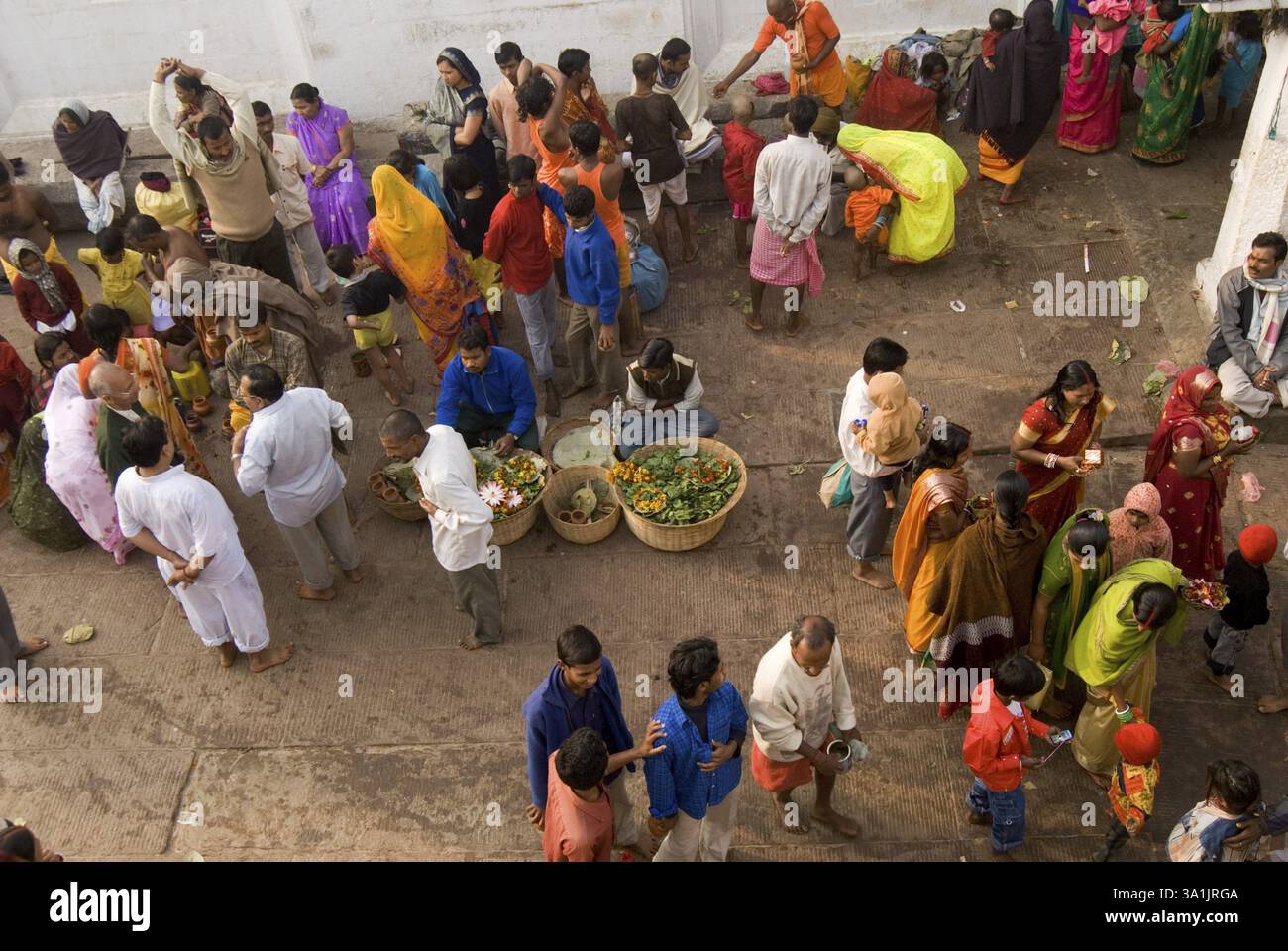 Der antike Tempel von Baba Baidyanath ist sehr berühmt und zieht viele Pilger an, einer von zwölf Jyotirlingas, Deoghar, Jharkhand, Indien, Asien Stockfoto Der antike Tempel von Baba Baidyanath ist sehr berühmt und zieht viele Pilger an, einer von zwölf Jyotirlingas, Deoghar, Jharkhand, Indien, Asien Stockfoto