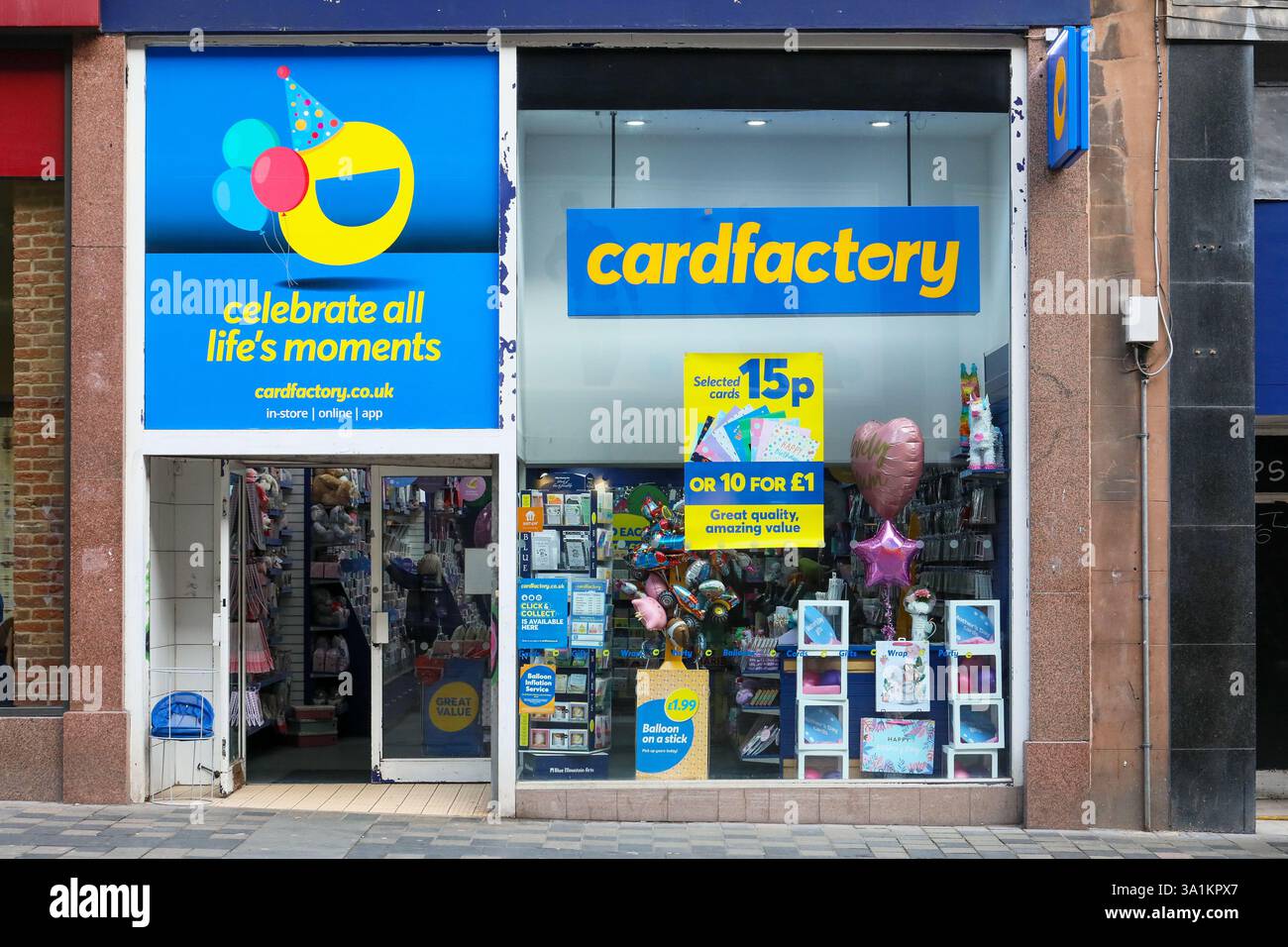 Vordereingang zum Card Factory-Grußkartenladen, Sauchiehall Street, Glasgow, Schottland, Großbritannien Stockfoto