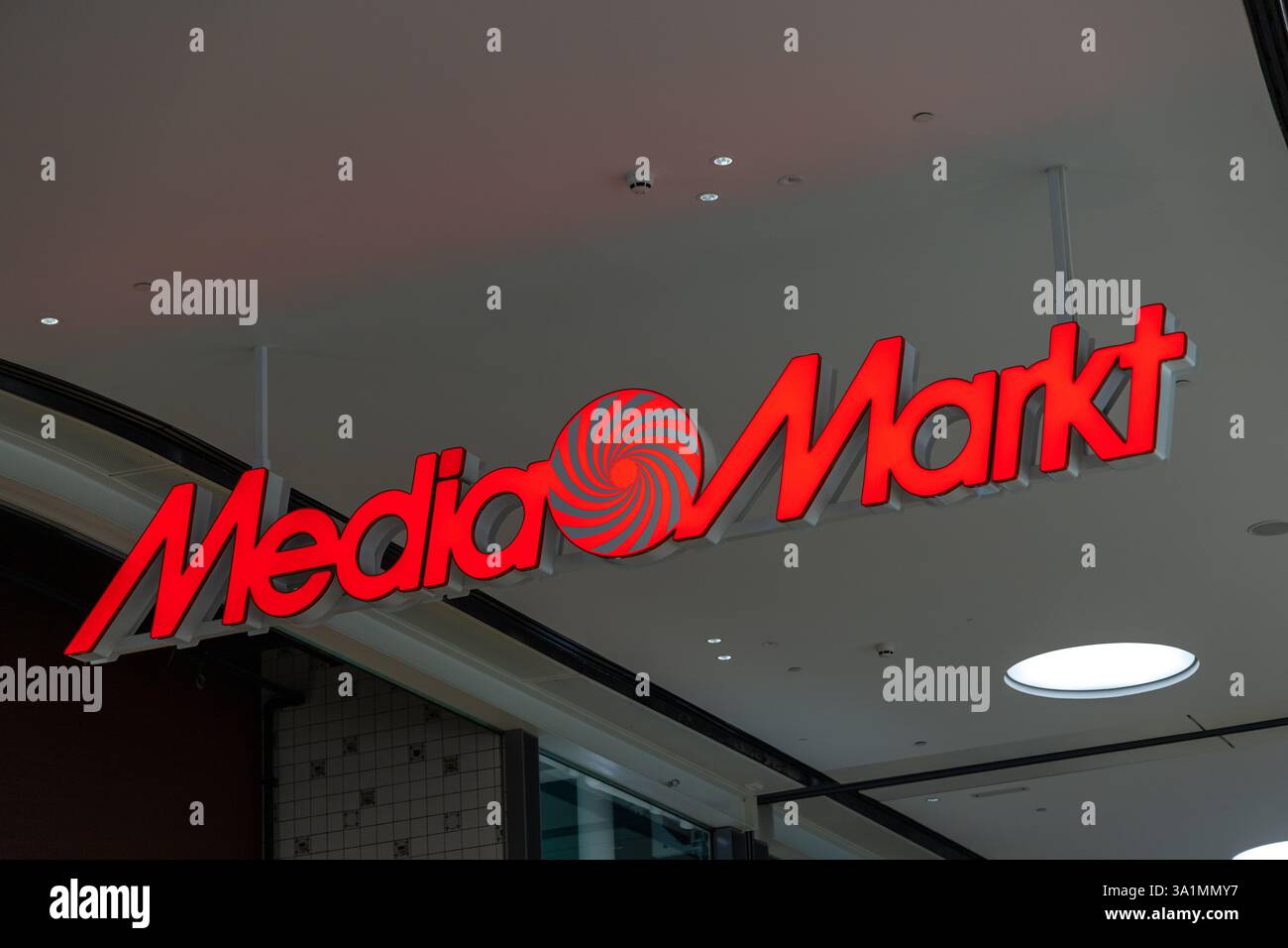 MediaMarkt Ladenschild, Ein Geschäft für Haushaltsgeräte und Elektronik. Stockfoto