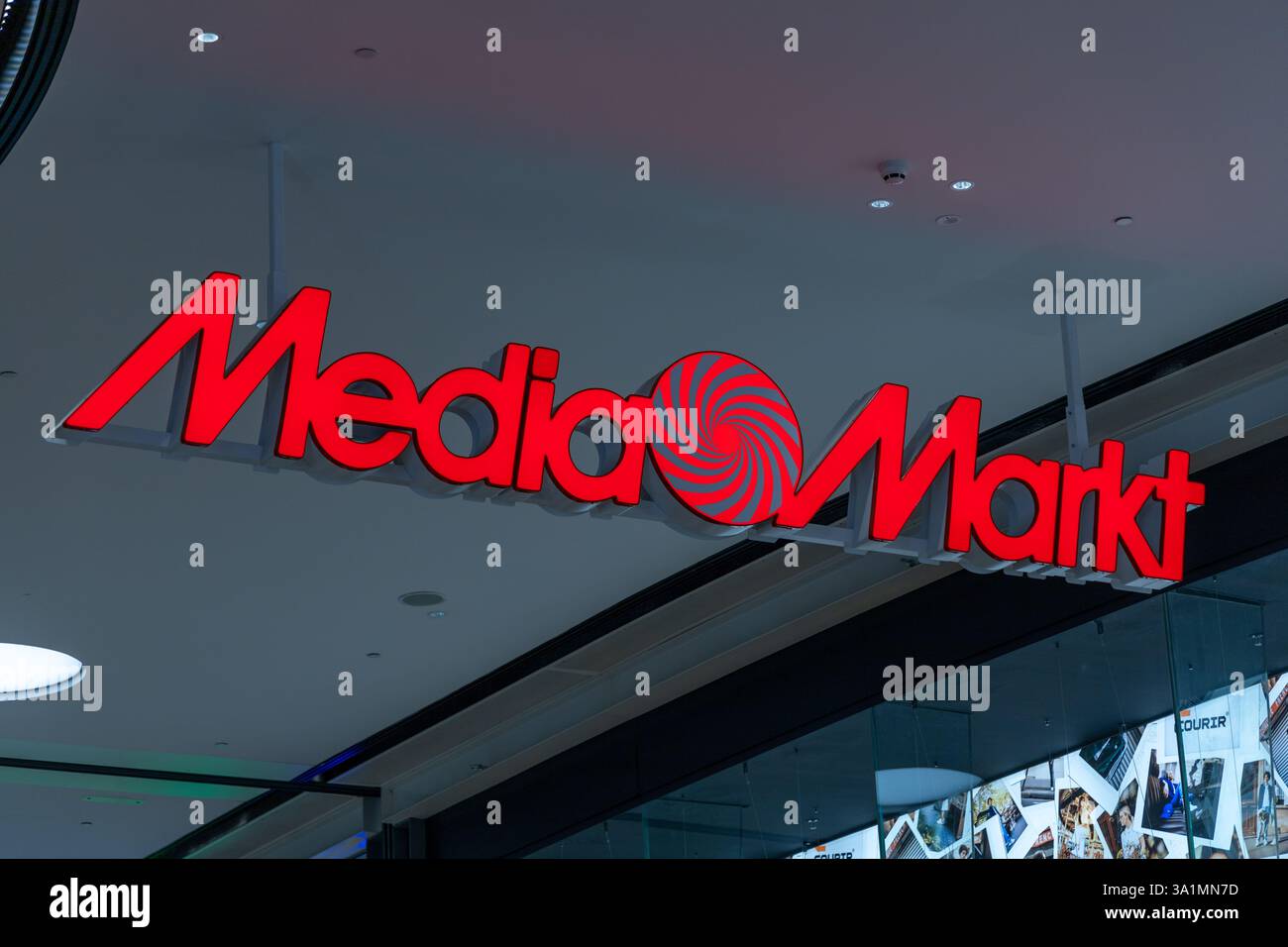 MediaMarkt Ladenschild, Ein Geschäft für Haushaltsgeräte und Elektronik. Stockfoto