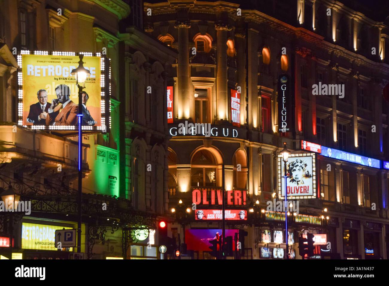 London, Großbritannien. März 2025. Nächtlicher Blick auf Apollo und Gielgud Theater in der Shaftesbury Avenue. Quelle: Vuk Valcic/Alamy Stockfoto