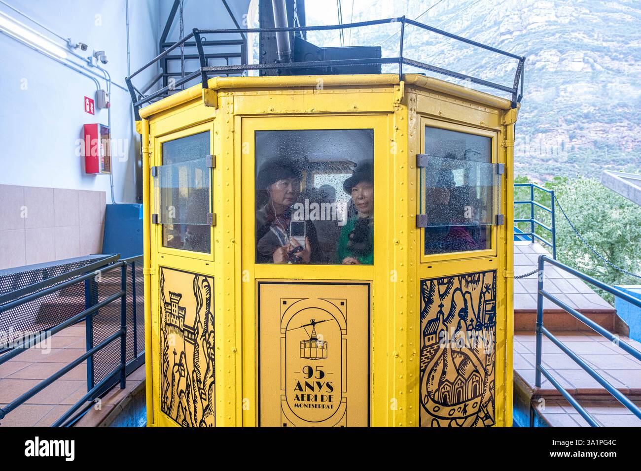 Skylift zur Abtei Santa Maria de Montserrat Stockfoto
