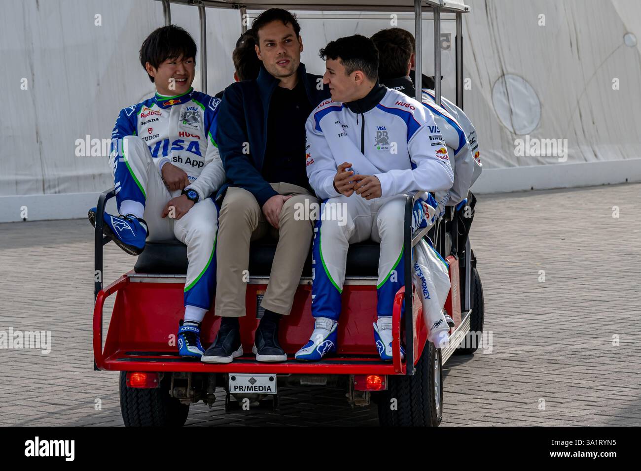 BAHRAIN INTERNATIONAL CIRCUIT, BAHRAIN - 26. FEBRUAR: Yuki Tsunoda, Racing Bulls VCARB 02 aus Japan während des Bahrain International Circuit am Mittwoch, 26. Februar 2025 in Sakhir, Bahrain (Foto: Michael Potts/BSR Agency) Stockfoto