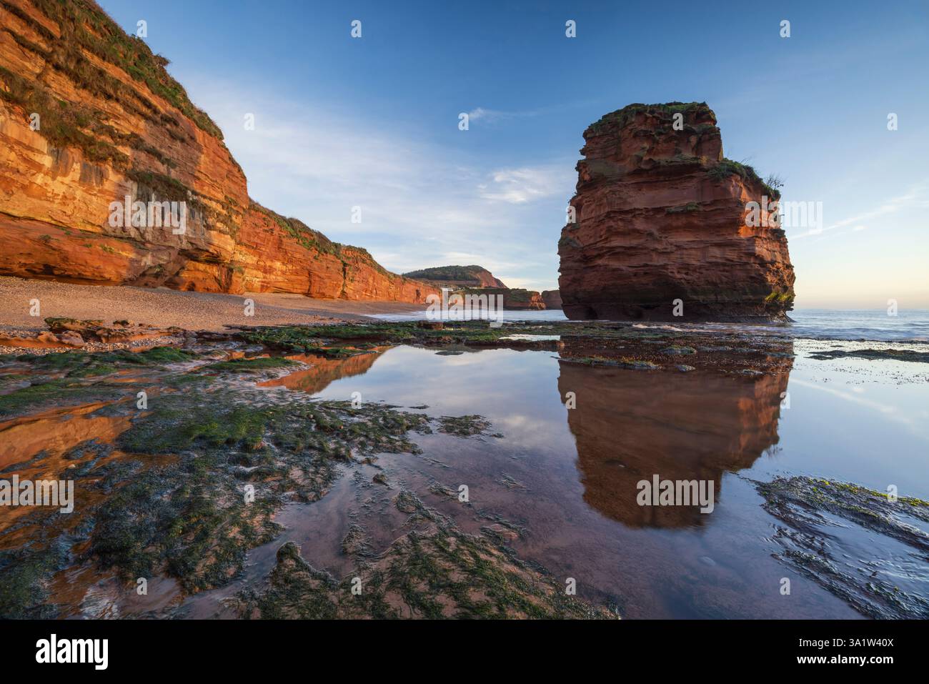 Ladram Bay an der Küste von East Devon, England. Winter (Januar) 2025. Stockfoto